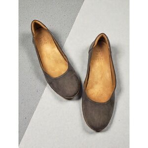 Naturalizer Women's Flexy Gray Faux Suede Ballet Flat Shoes Size 8M